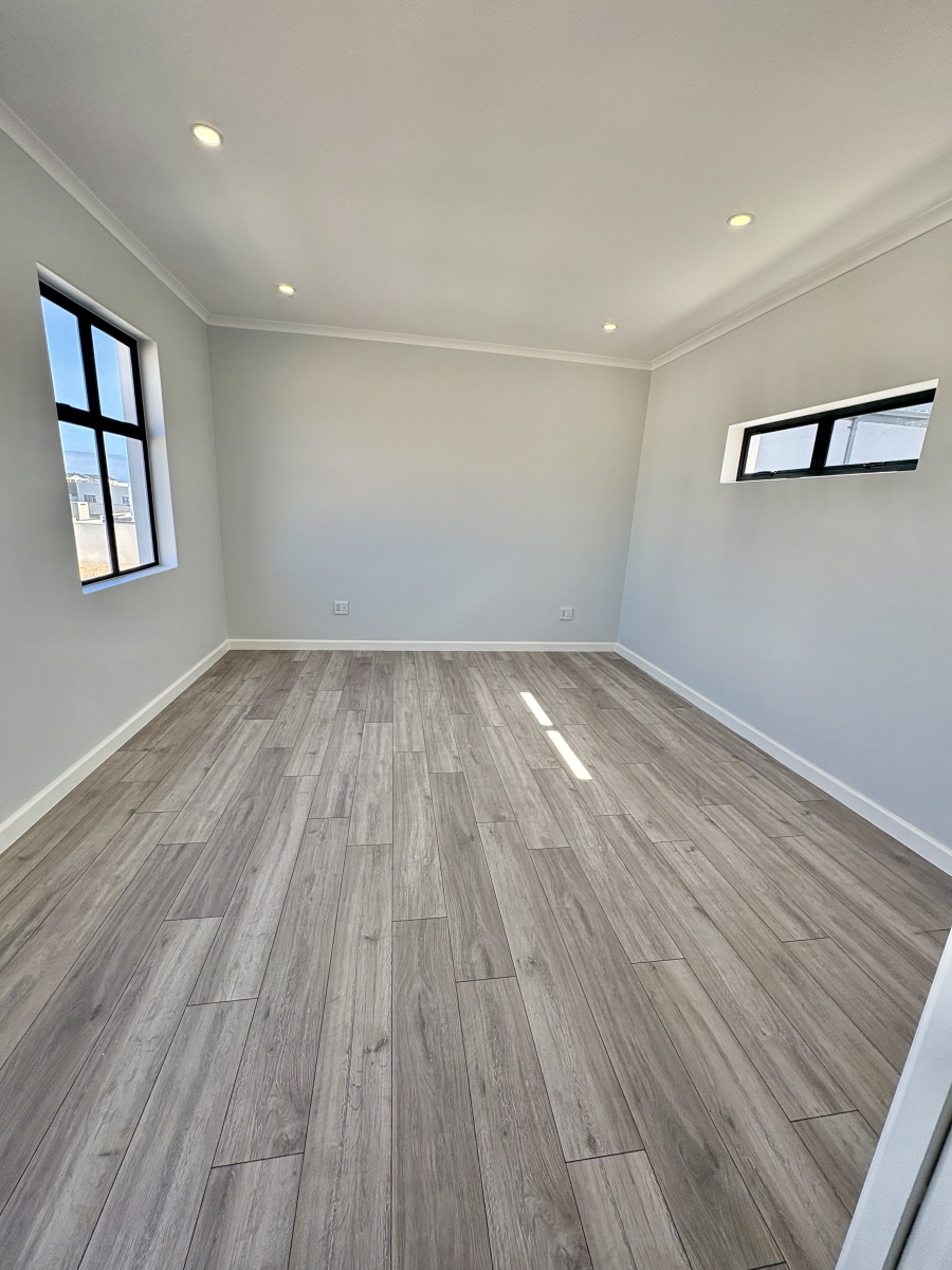 4 Bedroom Property for Sale in Sandown Western Cape